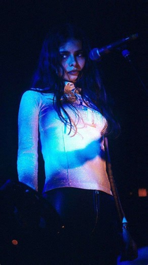 Vintage Recordings on Instagram: "There are songs that define a moment, and then there are songs that define an entire feeling. 🖤✨ Witnessing the mesmerizing Hope Sandoval with Mazzy Star performing "Fade Into You." Even decades later, this track remains the ultimate masterpiece of 90s dream pop. The combination of the slide guitar, the slow-burning melody, and Sandoval’s haunting, ethereal vocals creates an atmosphere that is both melancholic and incredibly comforting. It captures a specific k