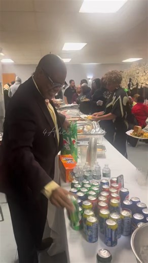 Alicia Nichole on Instagram: "Mayor Christopher Clark serving his residents at the Harvey Senior Christmas Dinner 2025 RIP Mayor. #Harvey #Mayor #ChristopherClark #4TheCulture #HappyFeelings"
