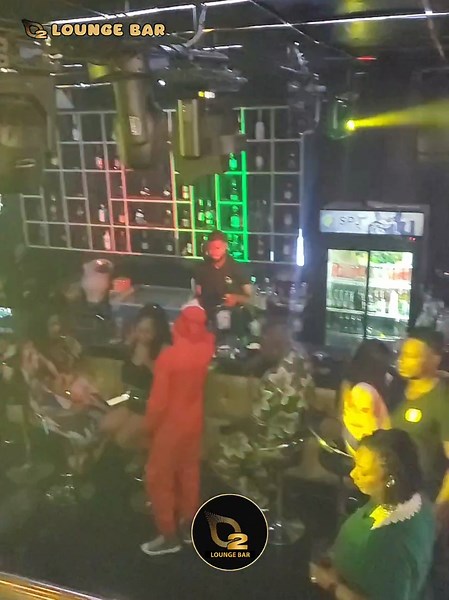 Ambiance musicale au O2 Lounge Bar à Cotonou