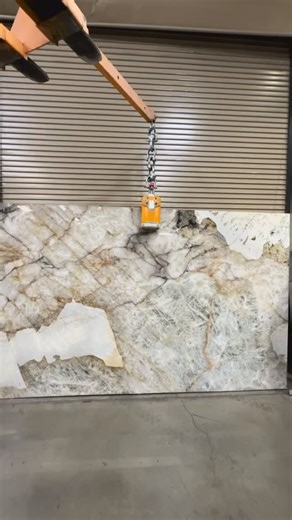 Discover the beauty of Patagonia Translucent Quartzite as the light shines right through its immense crystals✨ • • • #graniteexpolv #naturalstone #interiordesign #art #granite #quartzite #naturalbeauty #design #homeinspo #countertops #marble | Granite Expo LV