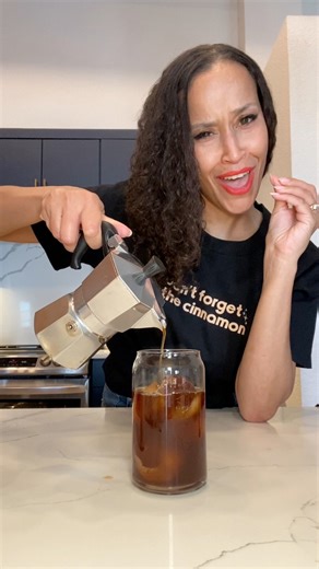 Glowing skin by nevellskin.com coffee oil. This is the only moisturizer I use! Grab your bottle at nevellskin.com. Don’t forget the cinnamon apparel available now at nevellskin.com Crop tops, oversized t-shirts and hats! Link in bio to shop! Yessss….I am obsessed with coffee but only good coffee! 🤣 I drink ethically sourced/organic coffee from local coffee shops. I grab whole beans and grind fresh daily, add Adaptogens and a fun plant milk! I never forget the Ceylon cinnamon! Okayyyy!!! Recipe: