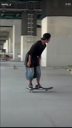 Aimu yamazuki 🇯🇵 #skate #skateboarding #skateboard #skateboardvibes