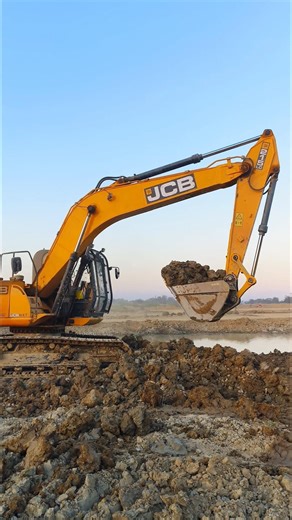 Jcb Bulldozer louding tractor 🧐❤️‍🔥#jcbbaba #jcbbulldozer #jcbvideo #shortvideo #youtubeshorts