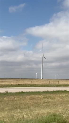 Do you like the windmills??? NORTH TEXAS! Windmills and farm land as far as you can see. Miles and miles. #texas | High Altitude Pagosa