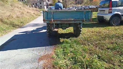 17K views · 246 reactions | #bertolini #motoagricola #tractor 28 cp direcție hidraulica pret 4500 plus transport info 0758458266 0745565685 @faniactivi | Nibo Utilaje Agricole | Facebook