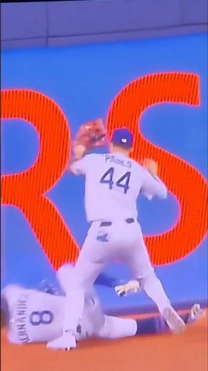 ANDY PAGES UNBELIEVABLE CATCH: MLB WORLD SERIES 2025 GAME 7: LOS ANGELES DODGERS VS. BLUE JAYS: MLB