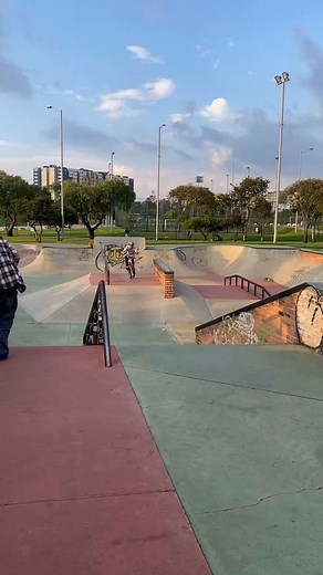 2.9K views · 691 reactions | WHIP MANUAL BRAS  #ELCUERPOAGUANTAMUCHO @novoa__sebastian  @customizateproject @ojobmx @micostrails.dirtjump @reding_shoes @gobrand17 #bmxcolombia #bmx #bike #amor #gracias #xtreme #ilove #god #thanks #amigos #friends #fly #madera #trasnfer #brutales #camara #amigos #gopro #volar | Jhojan Cardozo | Facebook