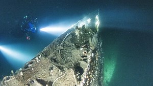 Divers explore wreckage of WW1 Navy submarine - 100 years after it sank