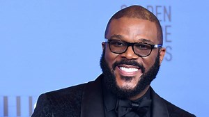 Tyler Perry pays for groceries during 'senior hours' in New Orleans