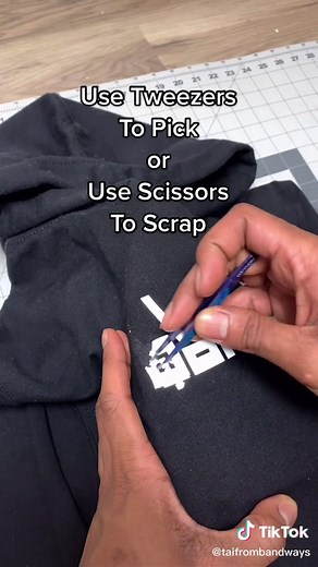 Tutorial on How to Remove Vinyl From Clothing