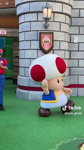 Adorable Toad Costume Dance at Universal Studios