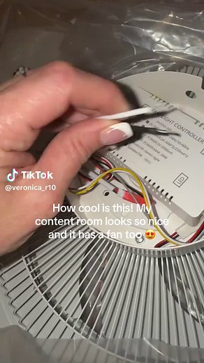 Brighten Your Room with This Amazing Ceiling Fan Light