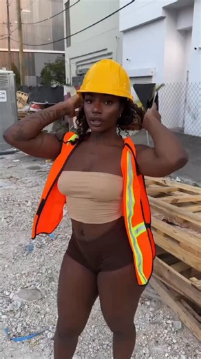 May Hashira on Instagram: "👷‍♀️🔨"