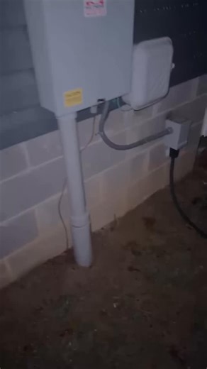 DuroMax Power Equipment | “First time firing up the 13KW DuroMax during an outage — AC on, house fully powered, and back to sleep we go.” Running like a champ. 💪 🎥:... | Instagram