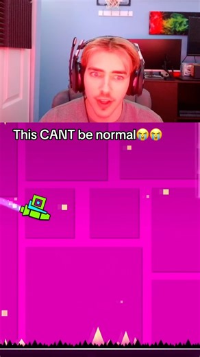 Is this NORMAL in Geometry Dash??😂
