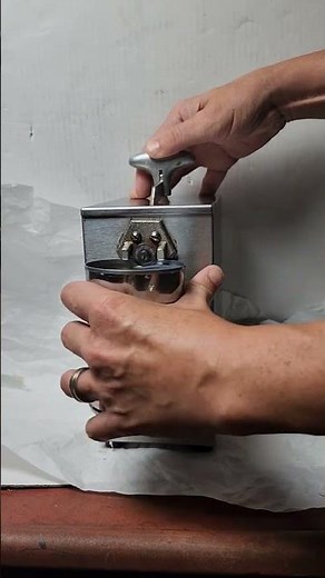 Demo for Edlund 266 Electric Can Opener