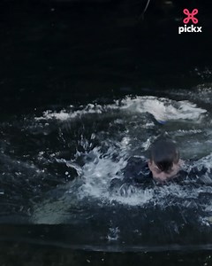 Mark (Koen De Bouw) gaat in op de plotse uitnodiging van zijn broers steenrijke ex Grace en vertrekt met zijn iets te enthousiaste buurman Ronie (Titus De Voogdt) naar Ierland. 🤑 Mark doet zich voor als zijn broer met de hoop een grote som geld binnen te halen, al verloopt hun sluw avontuur niet echt van een leien dakje ... 😬 📺 Bekijk 'Broer' in de Proximus VOD-catalogus #proximuspickx_nl | Pickx