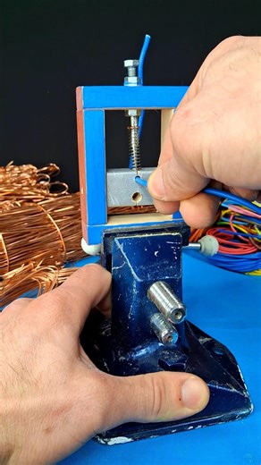 How to strip Copper wire #homemade #diy #copper #ideas