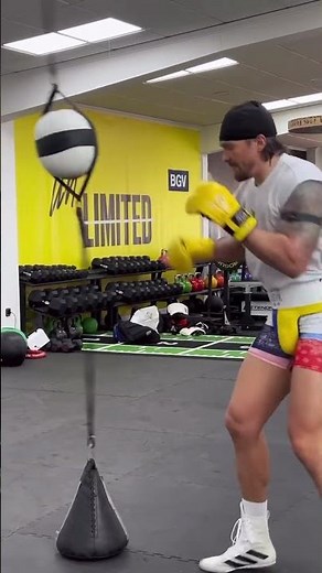 Just the Ring and unified heavyweight king Oleksandr Usyk having a dance 🕺🏻