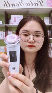 🔍Today's highly inquired supplier Detoxify and rejuvenate skin with Shanghai Lulu Technology's professional portable home face lifting skin massage machine. Source it here: https://bit.ly/340HYpU | Made-in-China.com