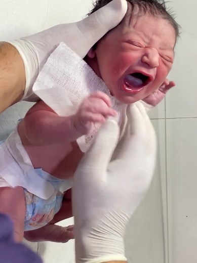 The Beauty of Newborns: Capturing First Moments