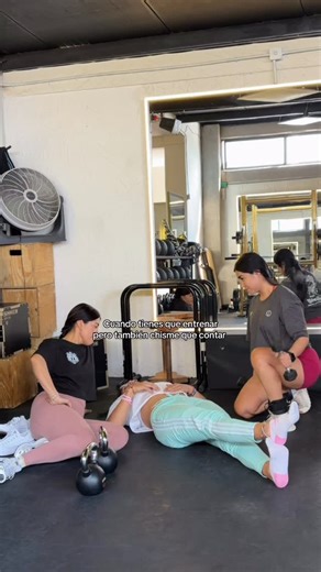 Yess Martí ✨ | Cuando tienes que entrenar pero también chisme que contar 🤣 @soy.saspi @ivannasarsuadi #gym #humor #fitness | Instagram