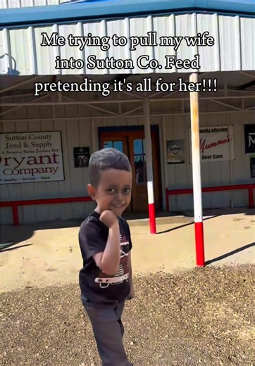 It’s all a distraction 🤭😎 #suttoncounty #gunvault #feedandsupply #feedstore