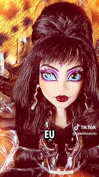 Gremlindolls (@gremlindolls) - Monster High Skullector Elvira Doll Review 2025