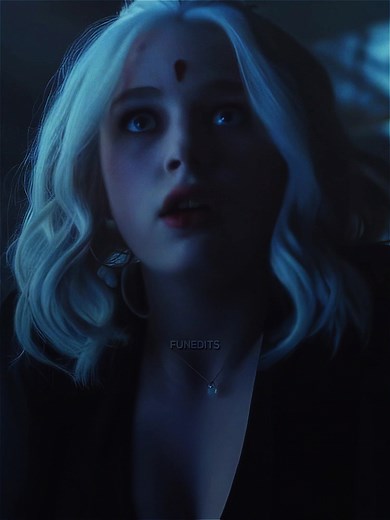 Raven's Season 4 Kick - Teagan Croft as Rachel Roth