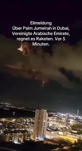 #Über Palm Jumeirah in Dubai, Vereinigte Arabische Emirate, regnet es Raketen. vor 5 Minuten.