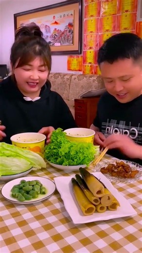 Funny Brother and Sister Yummy Food Eating Challenge Prank 😂🤫 Comedy 🤣🤣