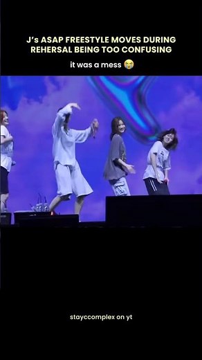 J's ASAP FREESTYLE MOVE BEING CONFUSING 😭 #stayc #kpop #스테이씨 #kpopvocals #kpopshorts #kpopfuny #ive