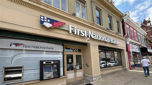 Police: Man in suit jacket apprehended by police for bank robbery in Bloomfield