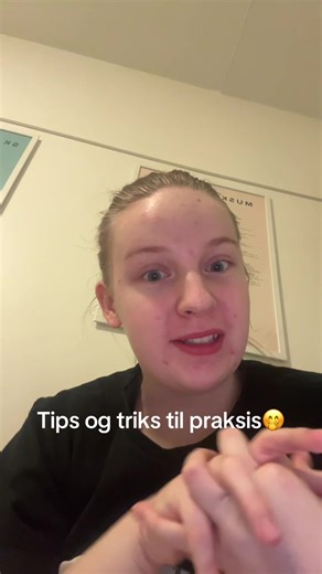 Her kommer noen tips til hva jeg anbefaler å ha med i praksis!🤩 Dette er ting jeg har på kropp, som gjør hverdagen og arbeidsoppgavene litt lettere🫶🏻 (Nei, jeg har ikke vært i praksis før. Ja, jeg vet praksis og jobb er to forskjellige ting) Har du noen tips til andre ting som er lurt å ha med seg i praksis?🤔⬇️ #praksis #sykepleierstudent #studenthacks #helsetok #tipsogtriks