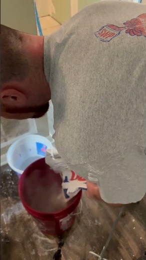 How to Mix Hot Mud for Drywall Repairs