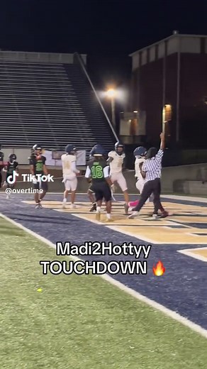 NOTHING BRO CAN’T DO 😤 @Madi2Hottyy @2xRakai #football #madi2hottyy #rakai #highschool #touchdown