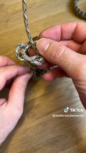 Tuto pour réaliser un bracelet de survie en paracorde