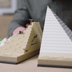 51K views · 1.3K reactions | Jetzt könnt ihr das älteste der antiken Weltwunder nachbauen: Die Große Pyramide von Gizeh  | LEGO | Facebook