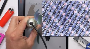 Visualisation d'un écran couleur E-ink sous un microscope numérique 230x