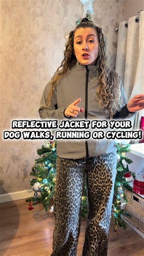 The best reflective jacket if your out in the dark especially for running and cycling! @Proviz Sports #tiktokmademebuyit #blackfriday #reflective #runtok #runningclothes