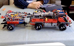 拼好的乐高能变形？【LEGO机场救援车大作战！！】Technic 42068 Airport Rescue Vehicle Alternative Model