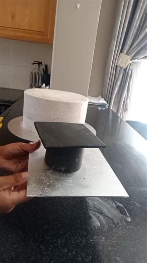 Graduation Hat Cake Topper Tutorial