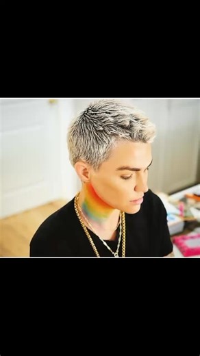 Celebra el amor con Ruby Rose