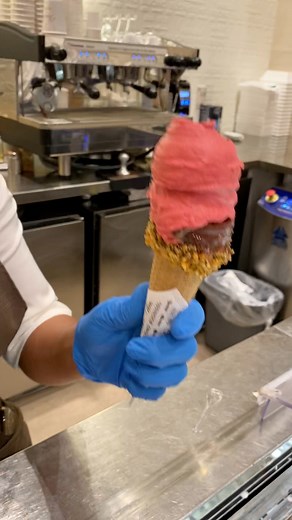 267K views · 464 reactions | Delicious Raspberry Gelato Cone 襤奈 | Foody Fetish | Facebook