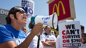 Police arrest 4 in Phoenix fast-food wages protest