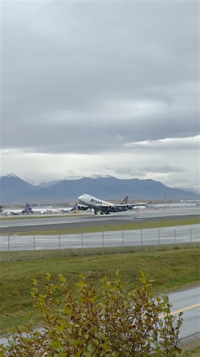 Atlas 747 departing Anchorage for the 7 hour journey down to Miami, Florida! #cargoairline #cargo #anchoragealaska #flight #aviationphotography #PilotLife #747freighter #747 #boeing747 #boeing #boeinglovers #Atlas #atlasair #aviationlovers #aviationphotography #aviationdaily #aviation #ANCairport | Spottinplanes