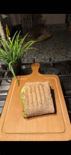 احفظي الفيديو عشان تقدري ترجعيله.. - ٢٥٠ جرام لحم مفروم قليل الدهين - مشروم سوتية - هتليبينو وخس - شربحة شيدر طبيعية - صوص التيكياس خالي السكر - عيش ريف الكيتو اخفظي الفيديو عشان تقدري ترجعيله.. ‏‎لو حابة تستمتعي بكل الاكلات اللي بنزلها وفي نفس الوقت تخسي فانا بوفرلك فيه كل ده من ضمن احتياجاتك ❤️ ‏‎- مناسب لمقاومة الانسولين✅ ‏‎- تكيسات المبيض ✅ ‏‎- الامراض المناعية✅ ‏‎- خمول الغدة الدرقية ✅٣٢٩٨٧٩٨ ‏‎- حالات تأخر الحمل✅ ‏‎‏‎ابعتي رسالة فيها كلمه (متابعة) على الرقم ده 20 101 623 3802