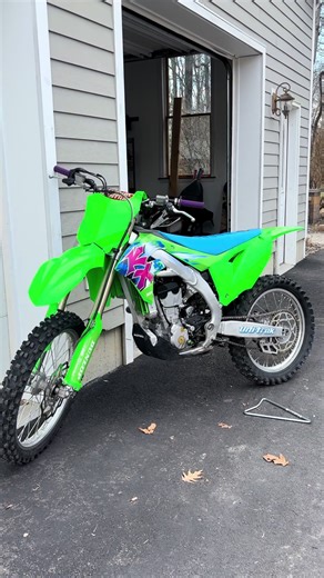 Nuevos gráficos del Kawasaki KX250F 2024