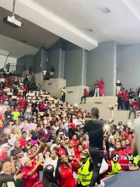 Uthando Ngekhono: Performance Ethandwa