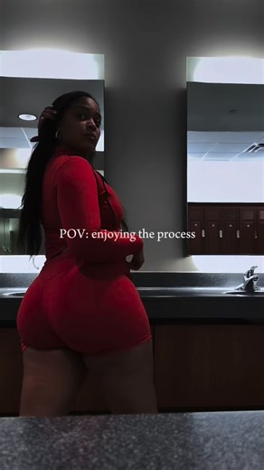 Tiara Yvonne | Realtor on Instagram: "Topic: GAINS😍❤️ *The Gym k*cked my 🍑 this day😂"